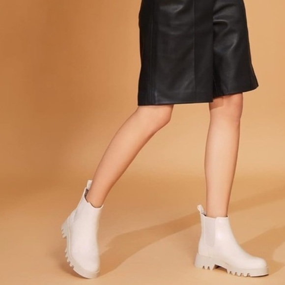 Sam Edelman Daelyn Lug Sole Chelsea Boot waterproof! Grey Leather size 8 - Picture 2 of 12